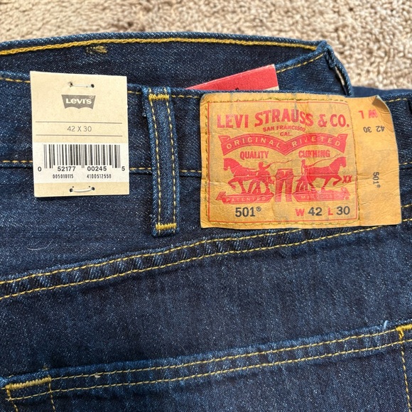 NWT Levi’s Men’s 501 Original Fit Dark Wash Big & Tall Size 42 x 30 - Picture 8 of 10